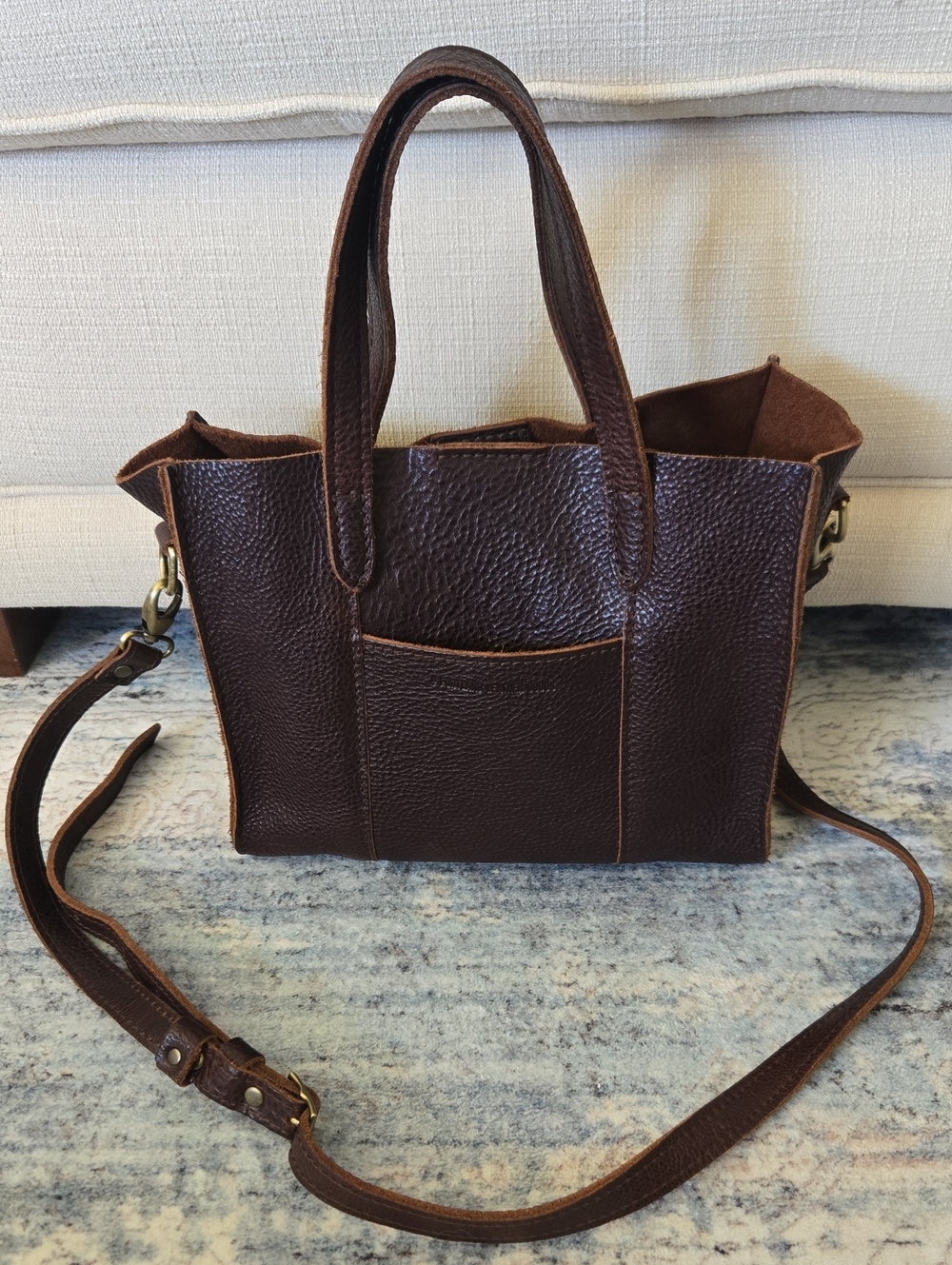 Classic Brown Leather Tote Bag with Adjustable Strap
